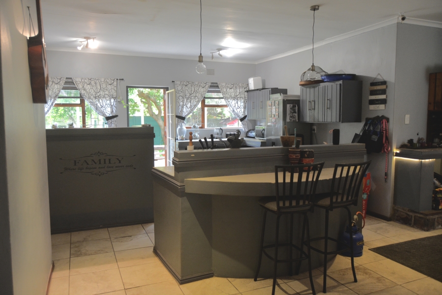 3 Bedroom Property for Sale in Sandbaai Western Cape